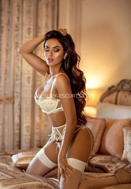 Albury escorts Amber — 1