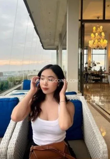 Albury escorts Carly — 4