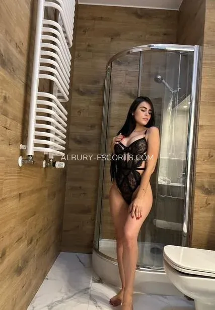 Albury escorts Ellinor — 3