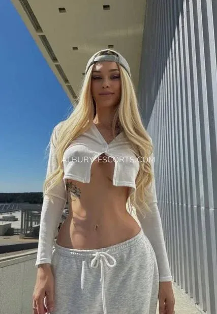 Albury escorts Gisela — 1