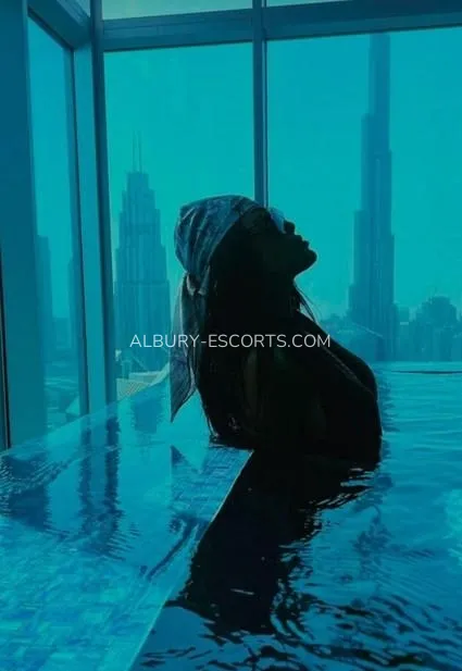Albury escorts Caliope — 2