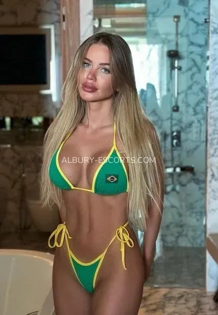 Albury escorts Agnes — 1