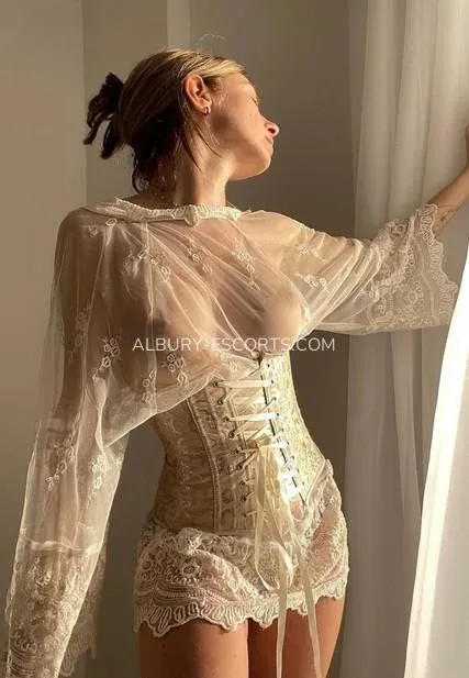 Albury escorts Amarinda — 4