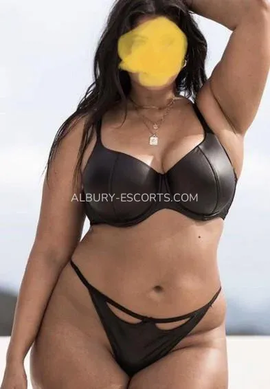 Albury escorts Elsa — 4