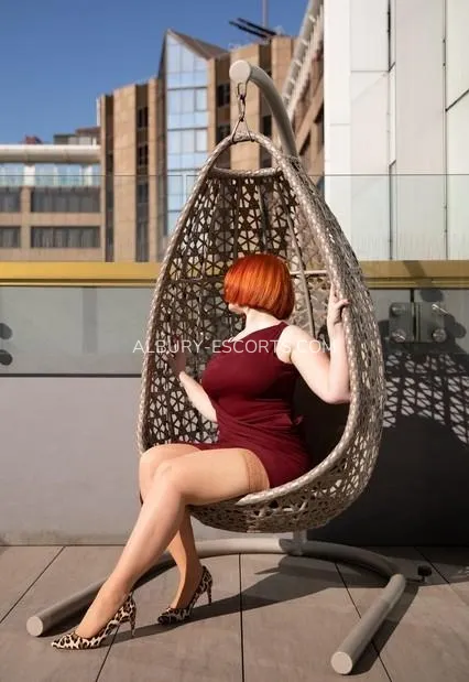 Albury escorts Mikayla — 2