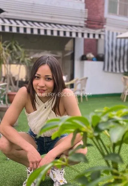 Albury escorts Lucy — 4