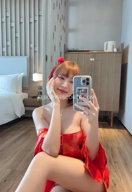 Albury escorts Alexandra — 2