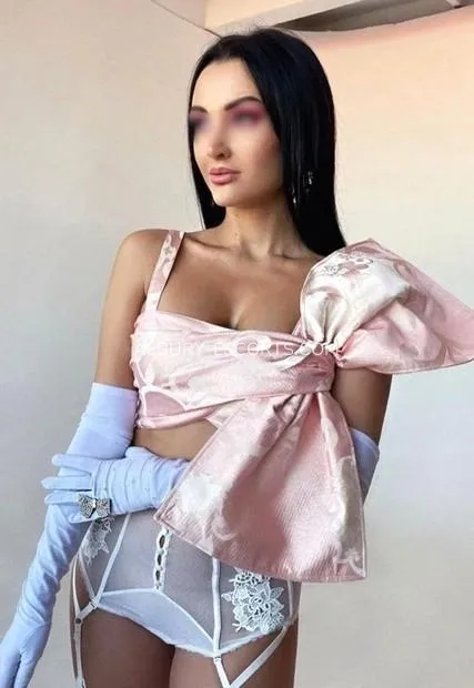 Albury escorts Nathalie — 2