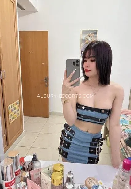 Albury escorts Skylar — 6