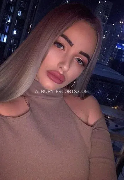 Albury escorts Kaylee — 6