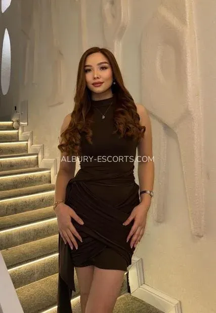 Albury escorts Cadence — 1