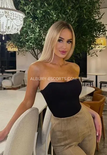 Albury escorts Johanna — 4