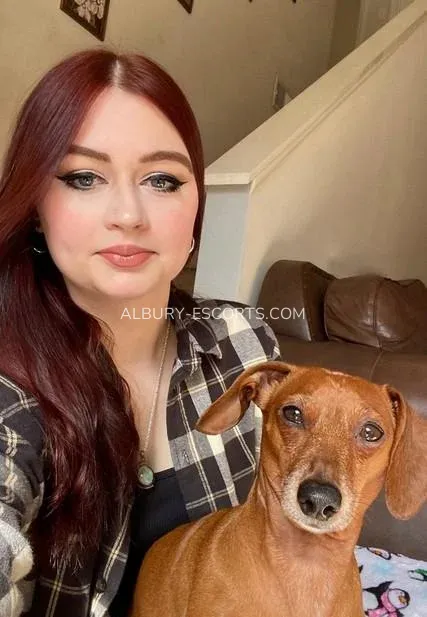 Albury escorts Ellinor — 1