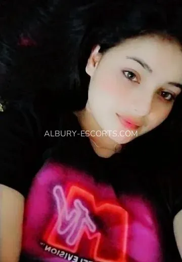Albury escorts Viktoria — 3