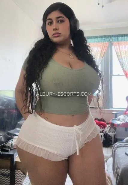 Albury escorts Elvira — 4