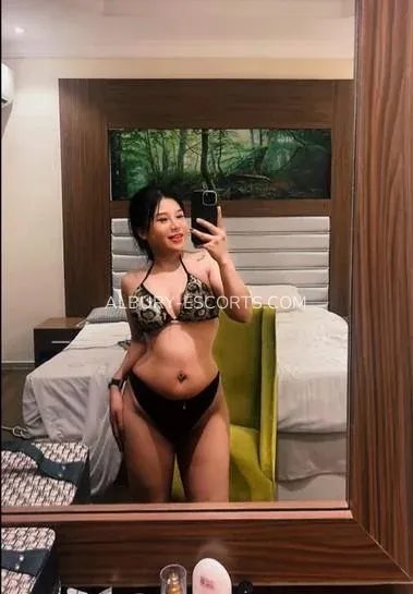 Albury escorts Therese — 3