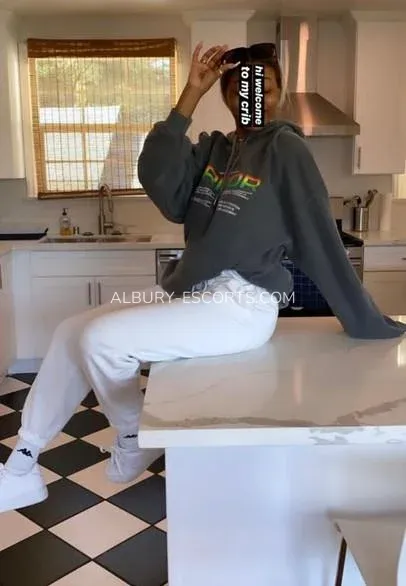 Albury escorts Michelle — 3