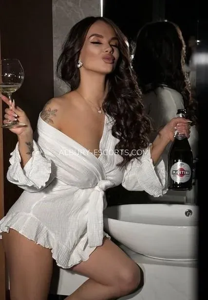 Albury escorts Camila — 4