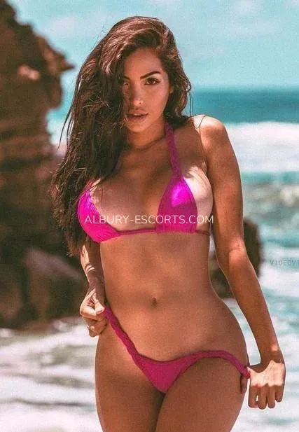 Albury escorts Linnéa — 1