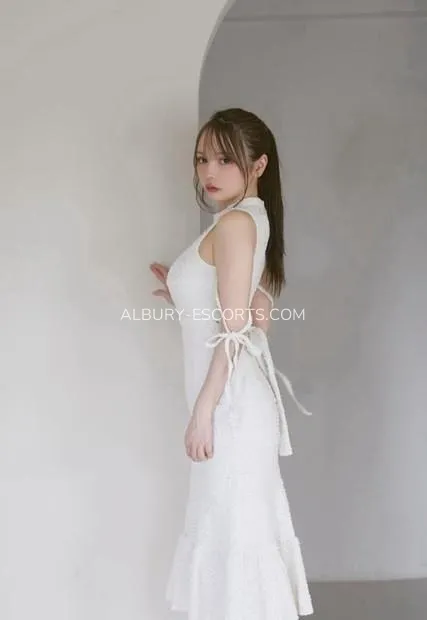 Albury escorts Dakota
