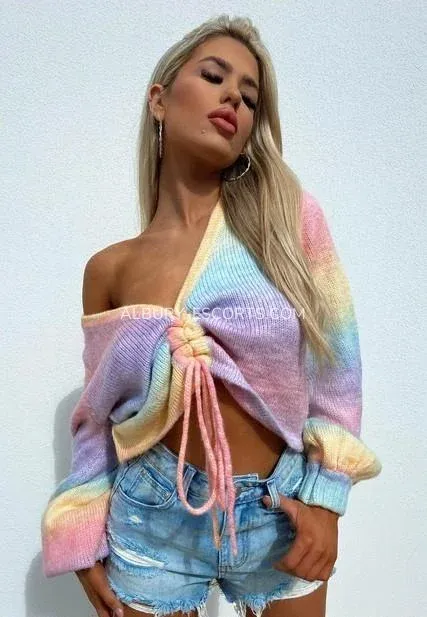 Albury escorts Viola — 6