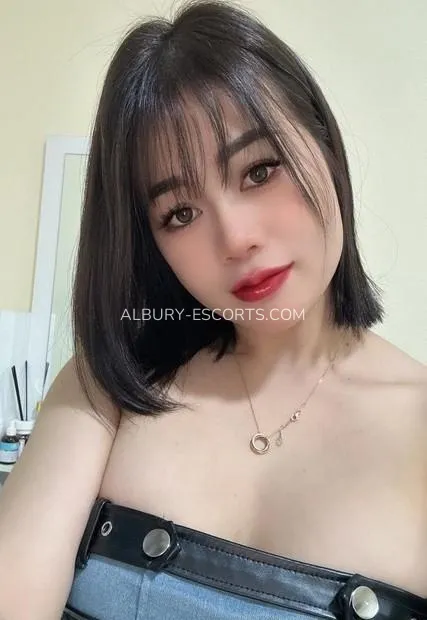 Albury escorts Skylar — 2
