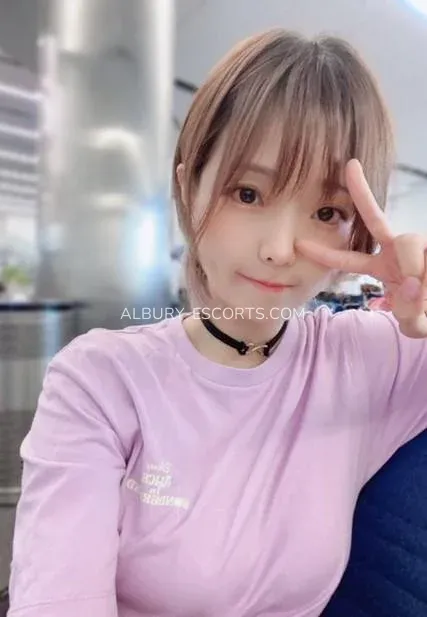 Albury escorts Linda — 4