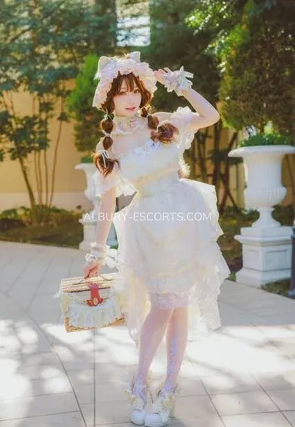 Albury escorts Linda — 3