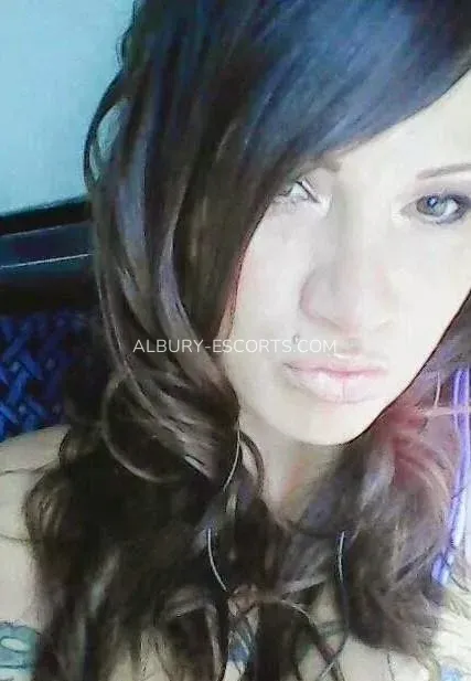 Albury escorts Agneta — 4