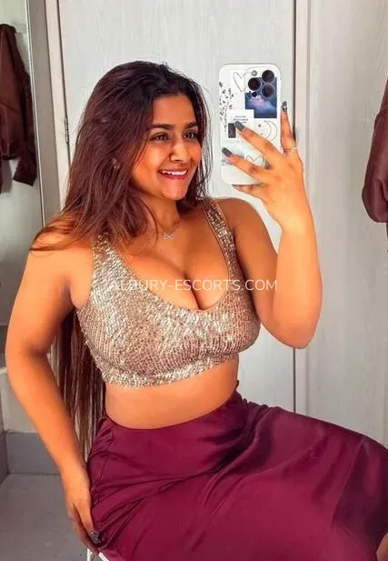 Albury escorts Angelina — 4