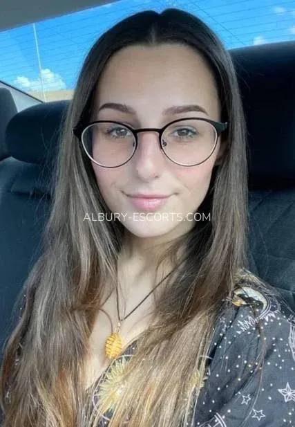 Albury escorts Kiara — 1