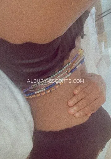 Albury escorts Valerie — 7