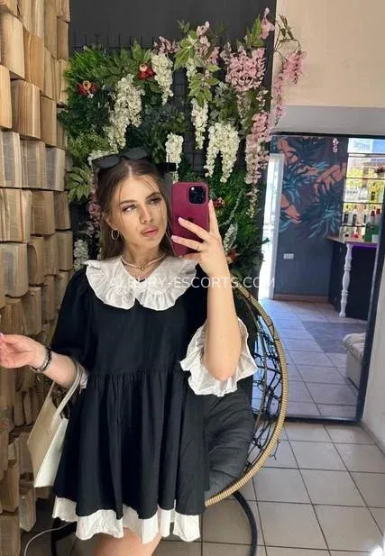 Albury escorts Destiny — 5