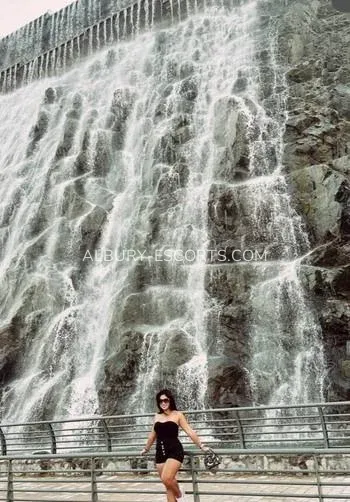 Albury escorts Lisa — 9