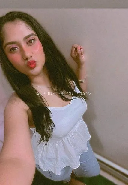 Albury escorts Zoey — 2