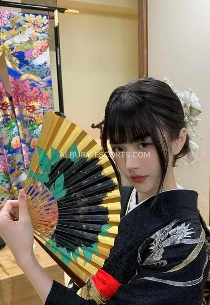 Albury escorts Helen — 2