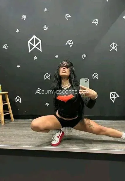 Albury escorts Carly — 1